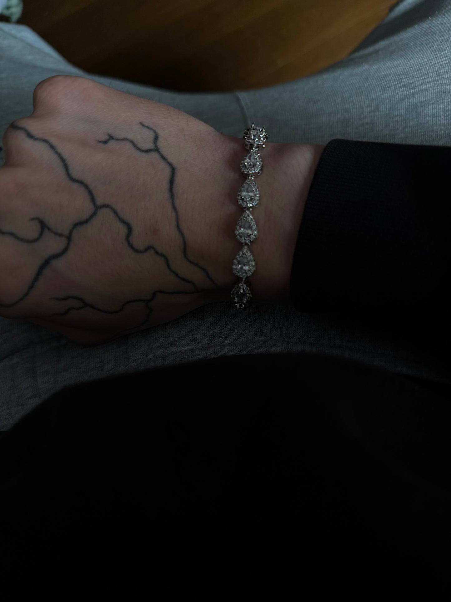 Teardrop Bracelet - Frost White